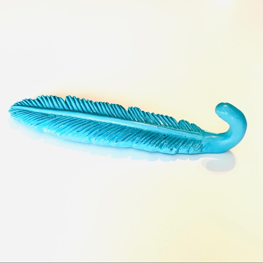 DONATED!• Feather Robe hook• - Picture 3 of 7